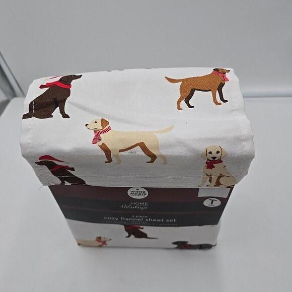 Winter Wonderlane Three-piece Flannel Sheet Set. Labrador‎ Dogs Twin - Picture 3 of 6